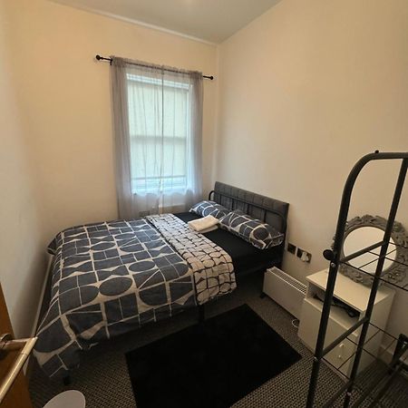 Kendras Home Манчестър Екстериор снимка